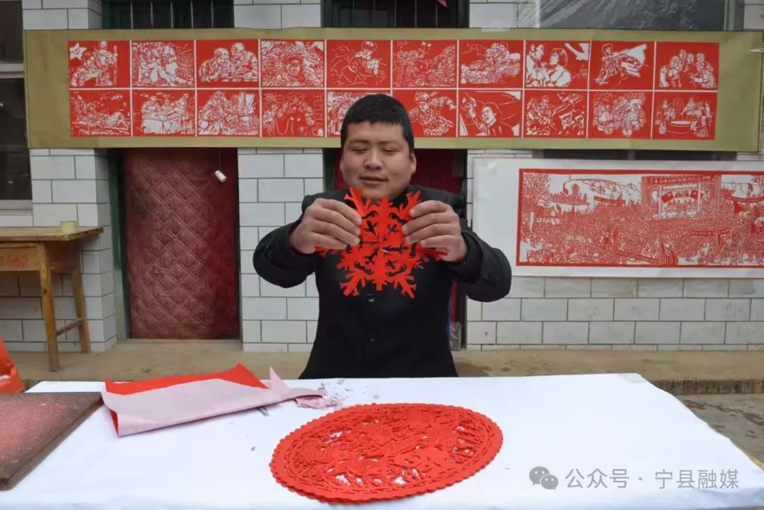 杨鹏飞：一双巧手“剪”出自己的非遗人生